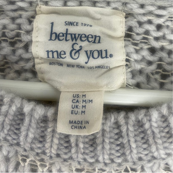 Between Me & You Grey and White See-Thru Sweater Sz Medium - Picture 4 of 5